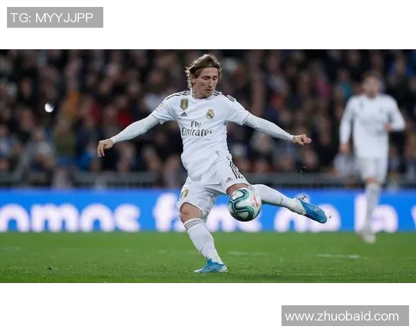 足球传奇回忆：魔笛带领虚影球星重温绿茵辉煌岁月